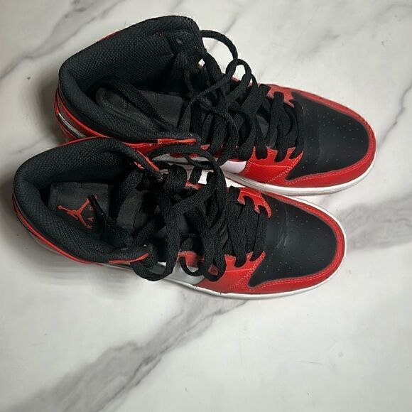 NWOB Air Jordan 1 Retro High GS 'Rare Air' 6.5Y / 8 Women  2016 - Picture 3 of 6